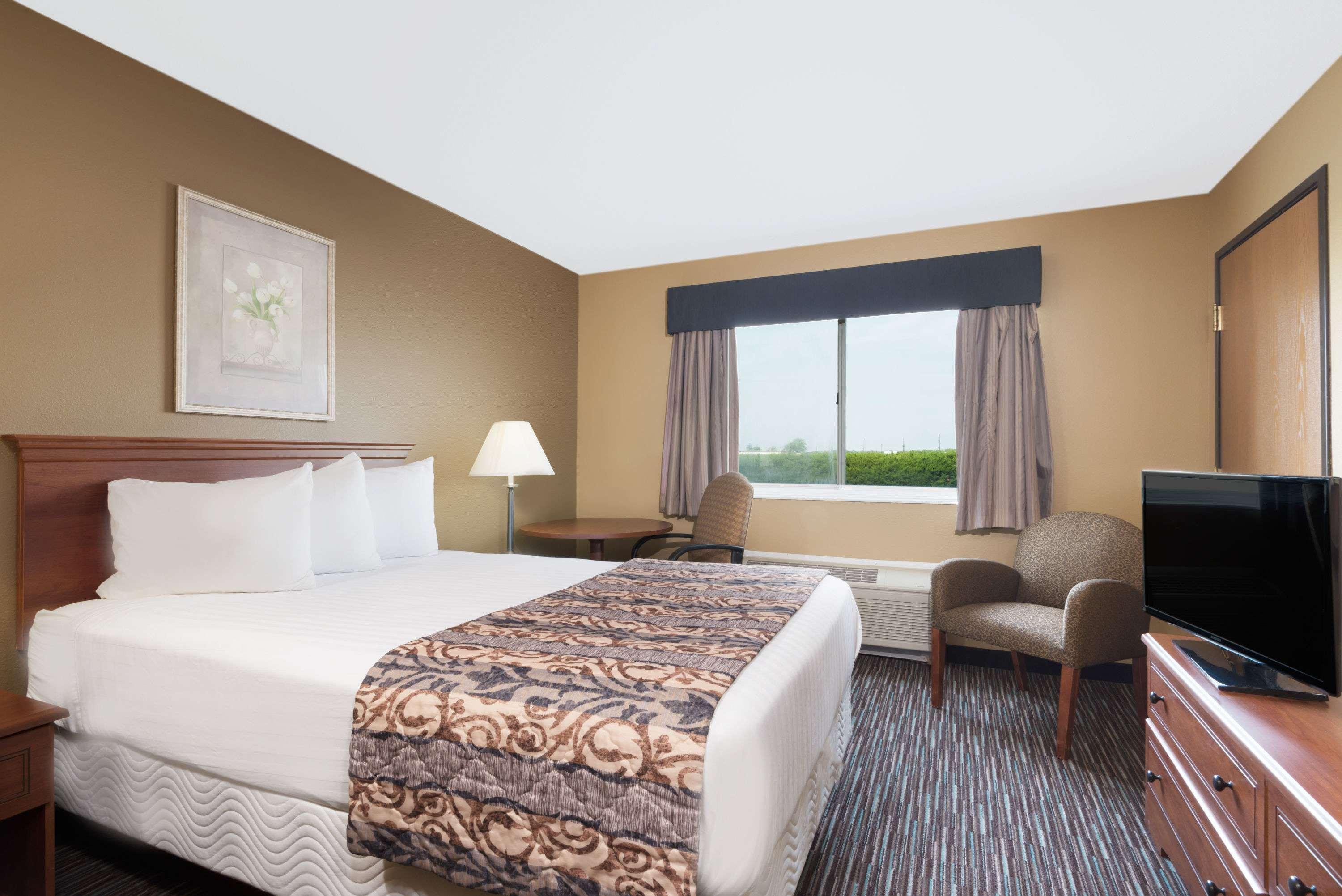 Baymont By Wyndham Columbus/rickenbacker 3* Columbus